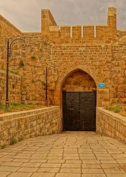 Древний Дербент и Каспийский монстр «Лунь»