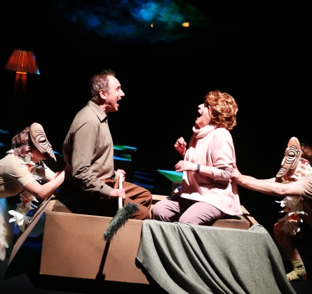 Мухи тоже умеют целоваться...