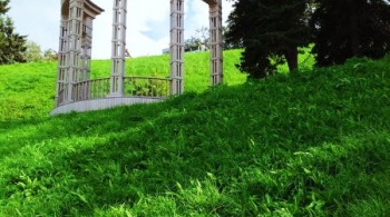 Тайной тропой Александровского сада