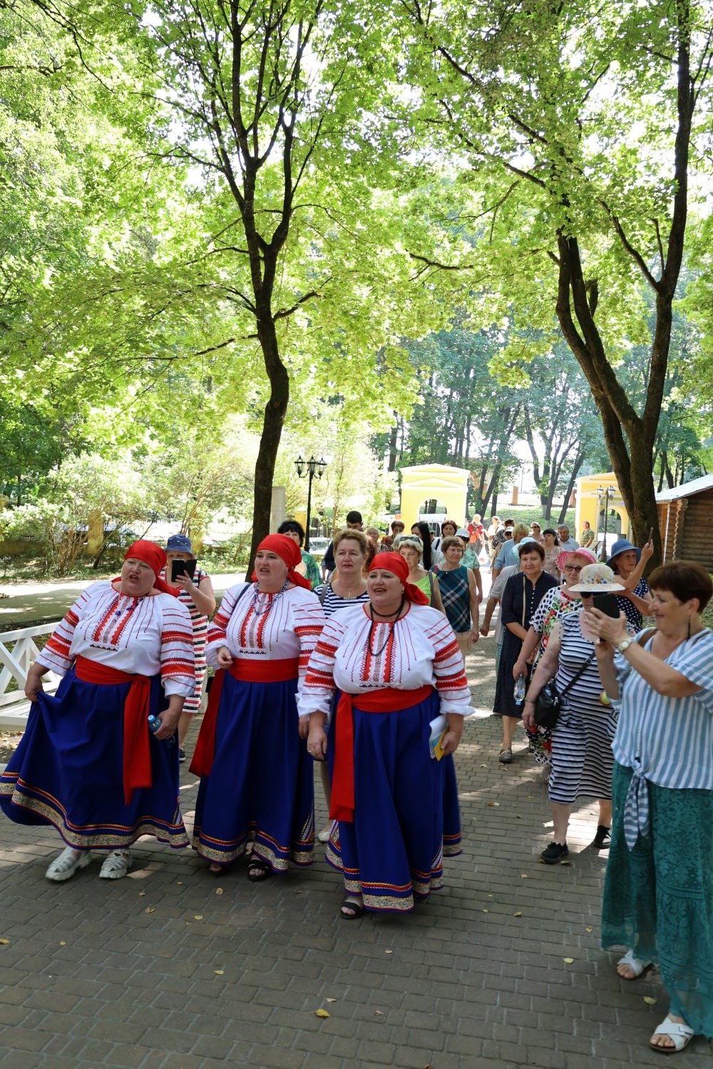 В Овстуге прошел большой праздник Успения Пресвятой Богородицы