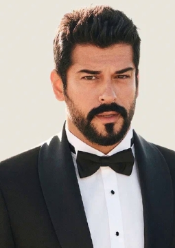 Бурак Озчивит