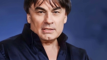 Александр Серов