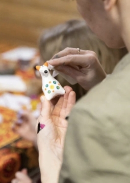 Роспись дымковской свистульки