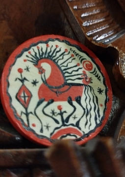 Роспись брошки: Мезенская роспись