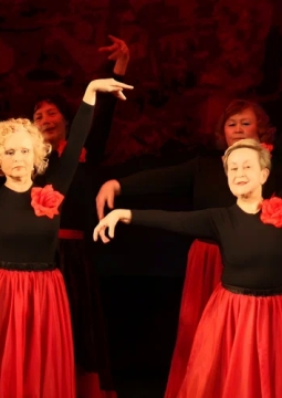 Сегодня праздник у девчат