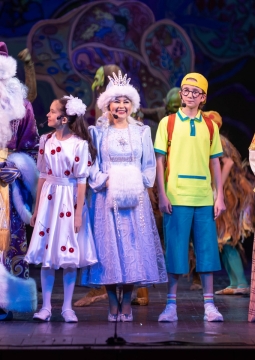 Новогодние приключения Маши и Вити