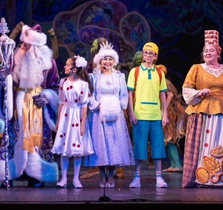 Новогодние приключения Маши и Вити