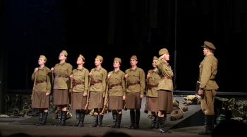 А зори здесь тихие...