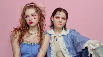 Между двух миров