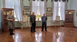 В Овстуге открылась выставка Михаила Решетнева "Мир моей Родины"