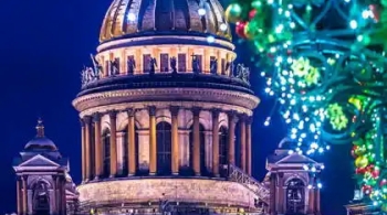 Новогодний Петербург с подарками