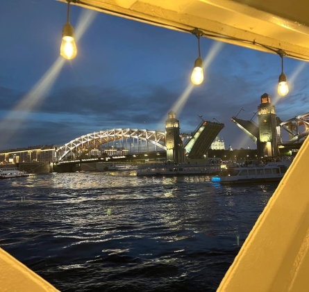 Прогулка «Разводные мосты»