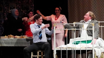 Семейный портрет с посторонним