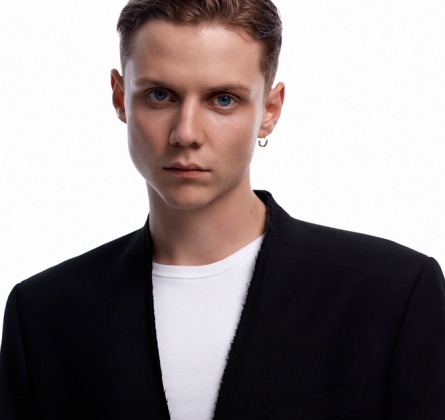 Ваня Дмитриенко