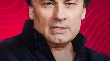 Александр Серов