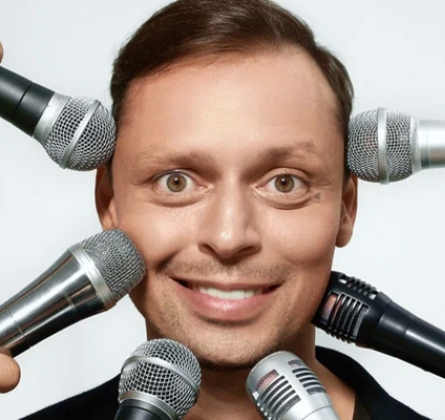 Виктор Комаров