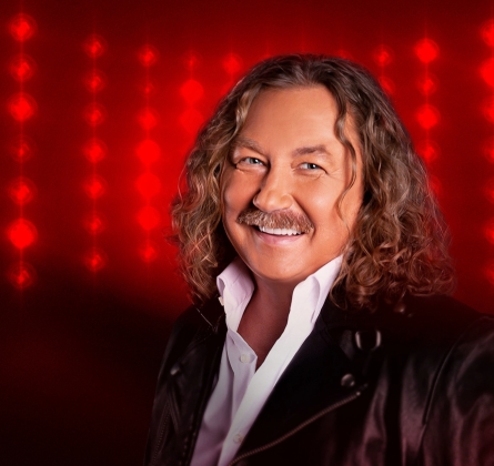 Игорь Николаев