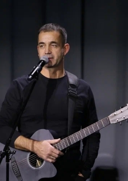 Дмитрий Певцов