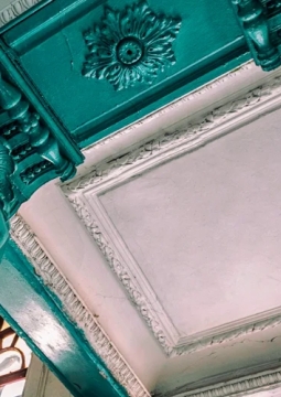 Очень петербургская экскурсия: дворы, парадные + старинная квартира