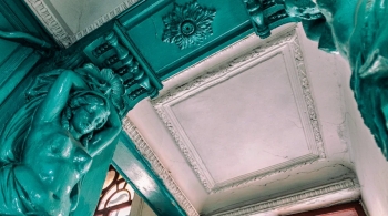 Очень петербургская экскурсия: дворы, парадные + старинная квартира