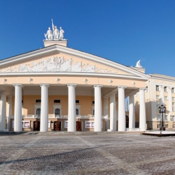 Театральная площадь